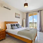 Royal Seacrest Amazing Location 2 Bed By Vichy Holidays *
