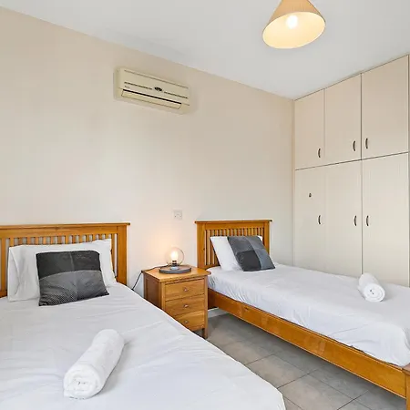 Διαμέρισμα Royal Seacrest Amazing Location 2 Bed By Vichy Holidays *