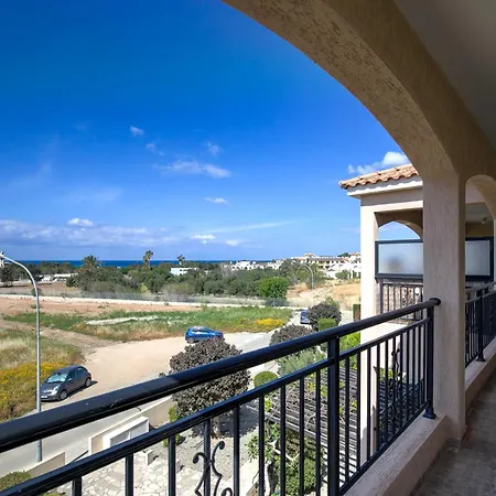 Royal Seacrest Amazing Location 2 Bed By Vichy Holidays *