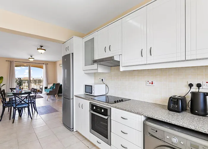 Royal Seacrest Amazing Location 2 Bed By Vichy Holidays Paphos