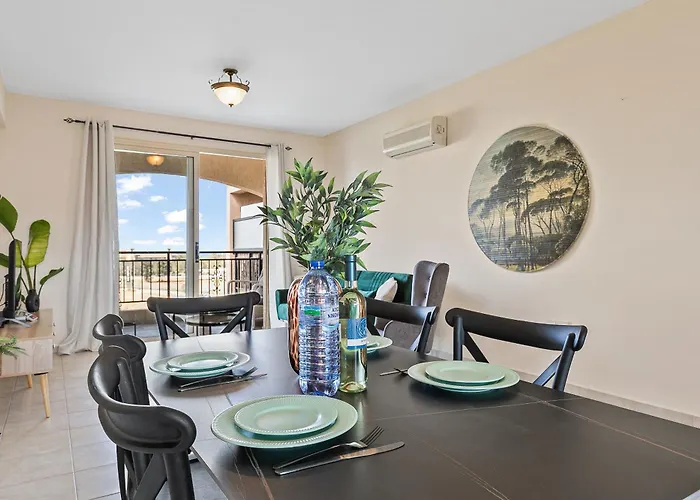 Royal Seacrest Amazing Location 2 Bed By Vichy Holidays Paphos