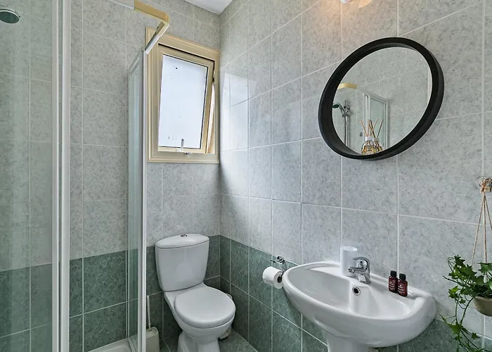 Royal Seacrest Amazing Location 2 Bed By Vichy Holidays *