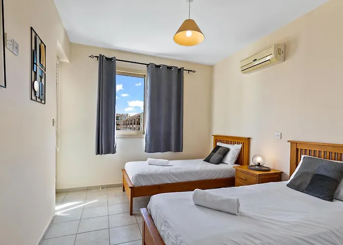 Royal Seacrest Amazing Location 2 Bed By Vichy Holidays Сasa de vacaciones *