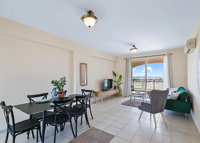 Royal Seacrest Amazing Location 2 Bed By Vichy Holidays