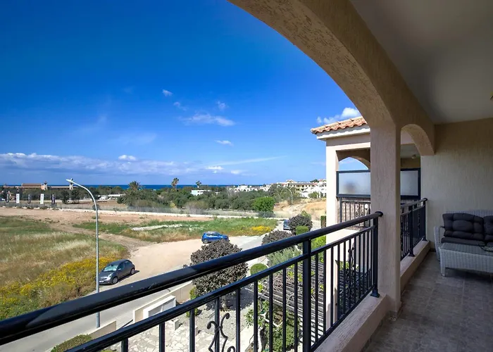 Royal Seacrest Amazing Location 2 Bed By Vichy Holidays *