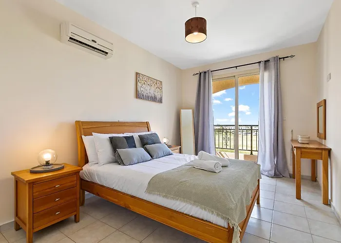 Royal Seacrest Amazing Location 2 Bed By Vichy Holidays *