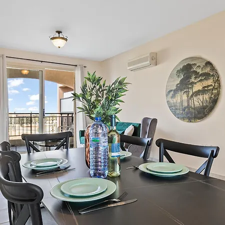 Royal Seacrest Amazing Location 2 Bed By Vichy Holidays 파포스