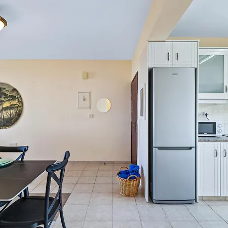Royal Seacrest Amazing Location 2 Bed By Vichy Holidays 파포스