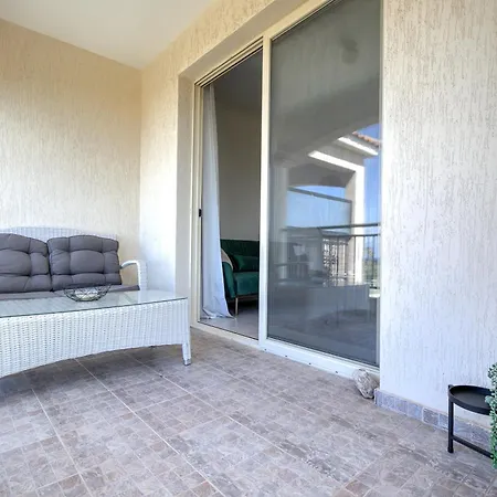 Royal Seacrest Amazing Location 2 Bed By Vichy Holidays 파포스