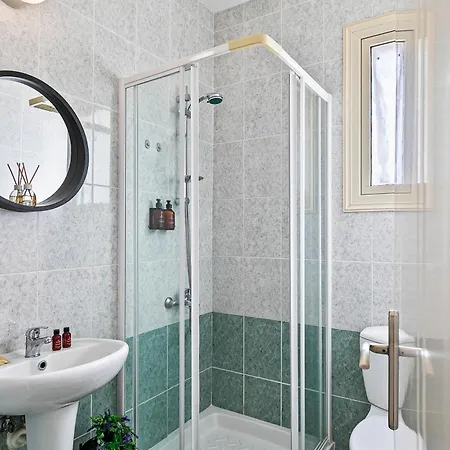 Royal Seacrest Amazing Location 2 Bed By Vichy Holidays 파포스